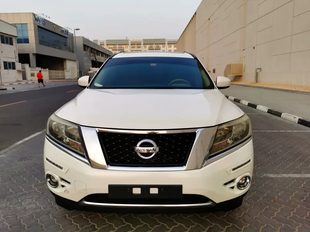 Nissan Pathfinder SV 2015 - GCC Specs - Well Maintained - Image 4