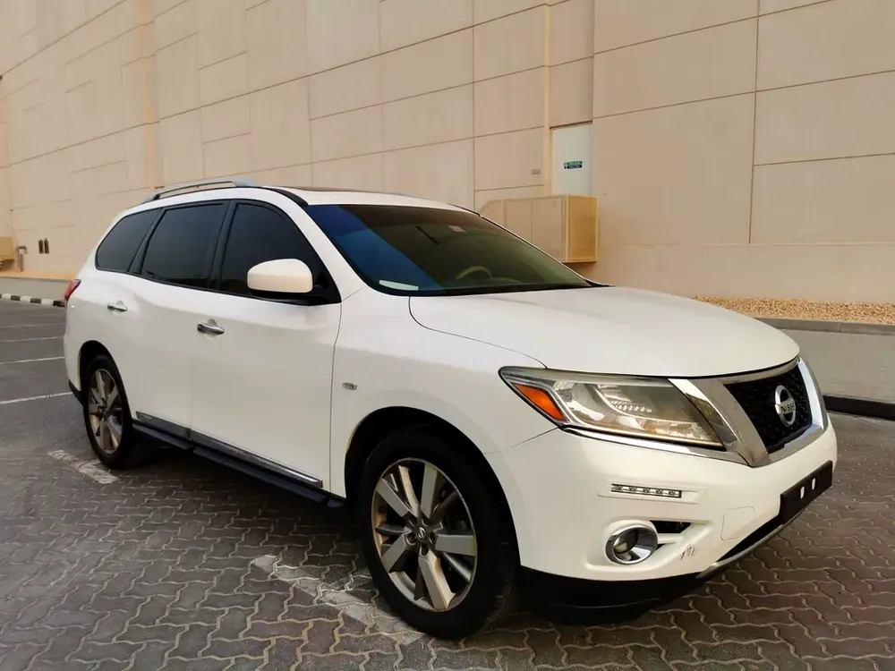Nissan Pathfinder SV 2015 - GCC Specs - Well Maintained - Image 8