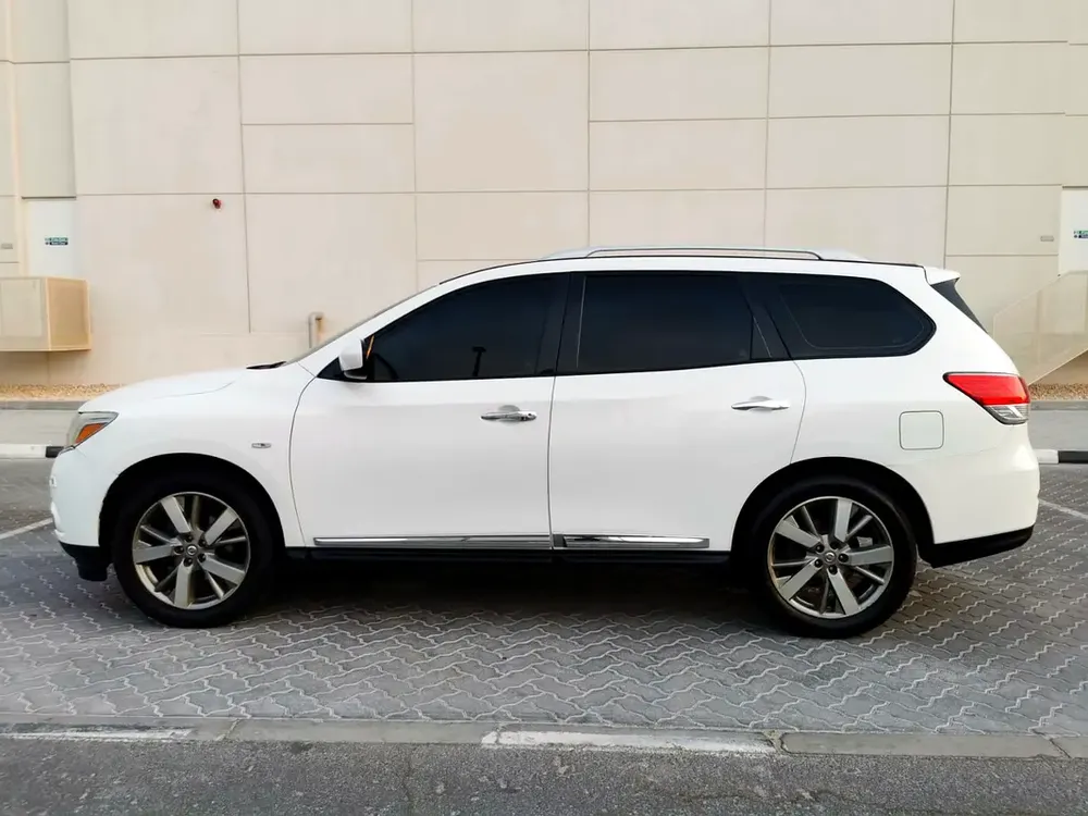 Nissan Pathfinder SV 2015 - GCC Specs - Well Maintained - Image 9
