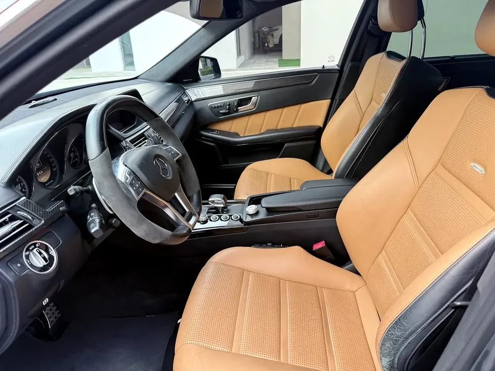 Mercedes-Benz E-Class E 63 AMG 2012 | GCC Specs | Low Mileage | Immaculate Condition - Image 10