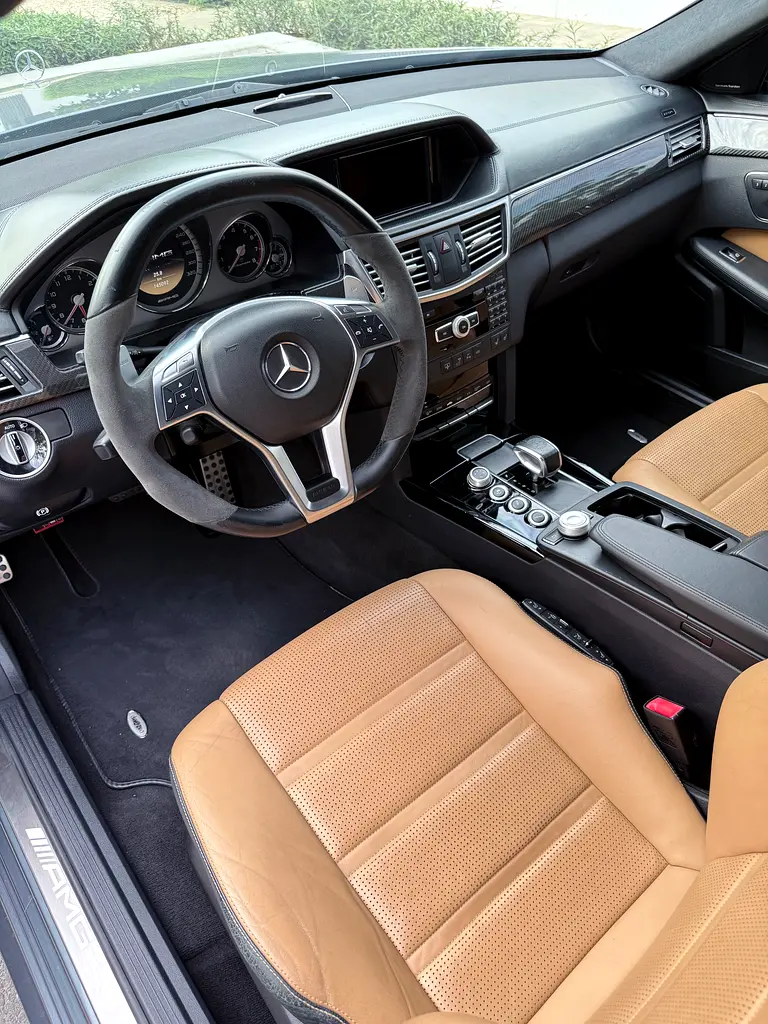 Mercedes-Benz E-Class E 63 AMG 2012 | GCC Specs | Low Mileage | Immaculate Condition - Image 11
