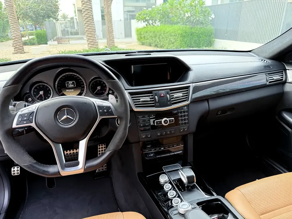 Mercedes-Benz E-Class E 63 AMG 2012 | GCC Specs | Low Mileage | Immaculate Condition - Image 16