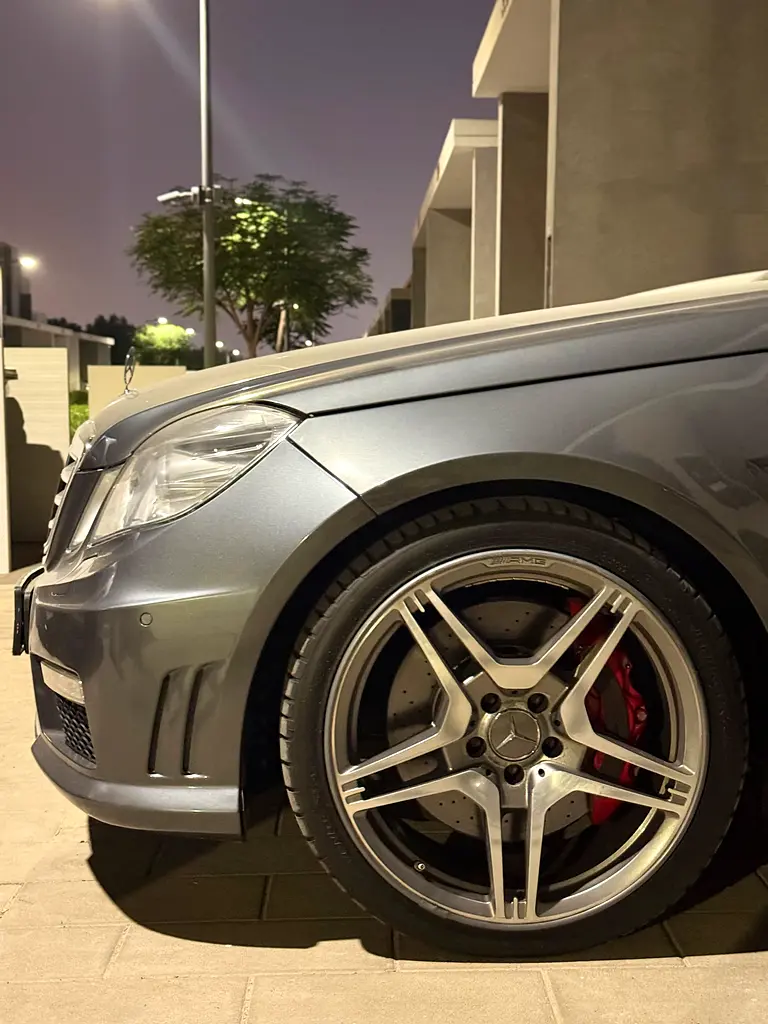 Mercedes-Benz E-Class E 63 AMG 2012 | GCC Specs | Low Mileage | Immaculate Condition - Image 19