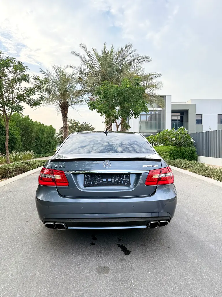 Mercedes-Benz E-Class E 63 AMG 2012 | GCC Specs | Low Mileage | Immaculate Condition - Image 5