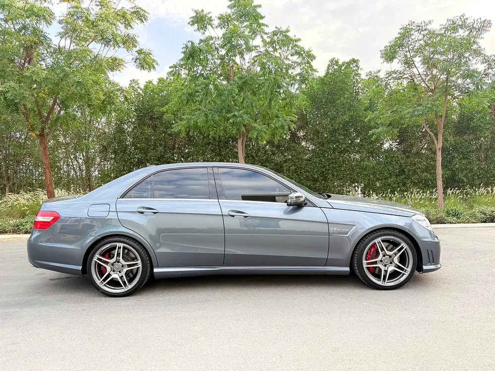Mercedes-Benz E-Class E 63 AMG 2012 | GCC Specs | Low Mileage | Immaculate Condition - Image 6