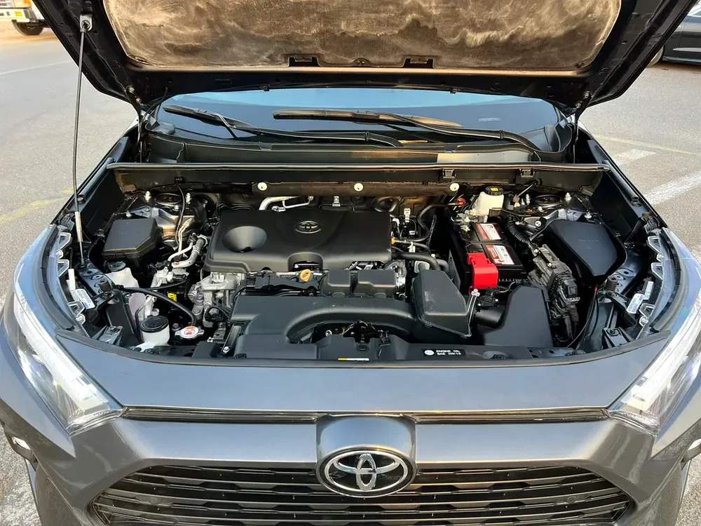 2023 Toyota RAV4 XLE Premium Full Option  2.5 V4 - Big Screen & Radar Sensor - Trunk Auto Push S - Image 19