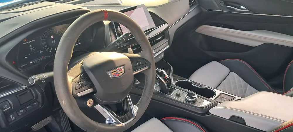 CT4 BLACKWING V6 3.6 TWIN TURBO 472 HP 2022 GCC FULL SERVICE +  WARRANTY AL GHANDI + ORGINAL PAINT - Image 8