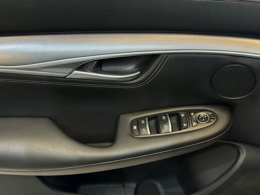 Infinity Qx 55 coupe - Image 7