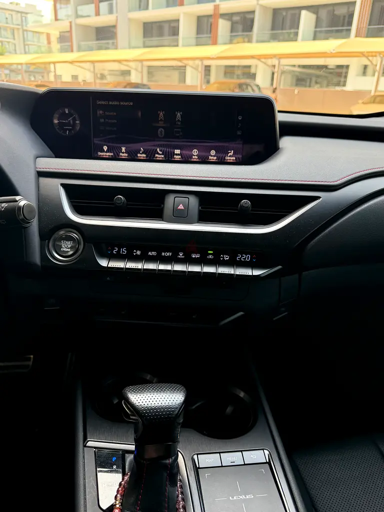 Lexus UX 200 F Sport Prestige 2019 | GCC Specs | Low Mileage - Image 9