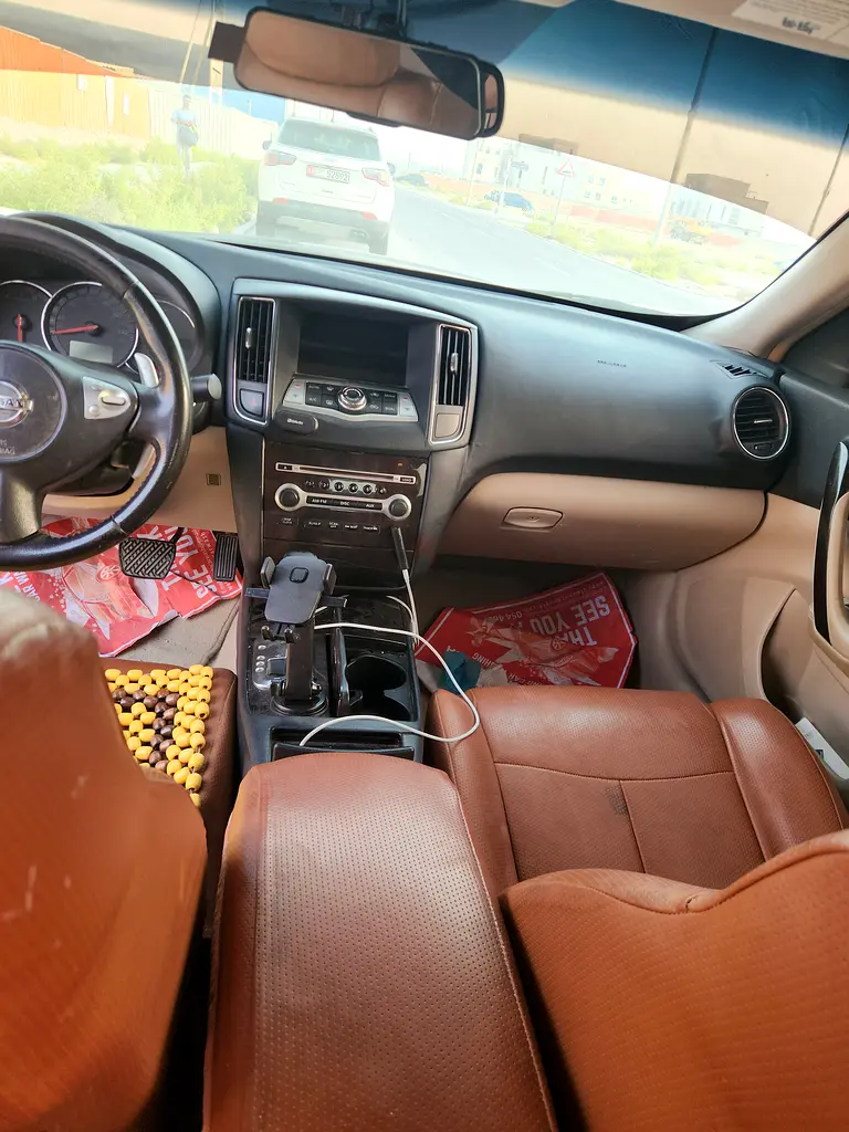 Nissan maxima 2012 V6 3.5L, GCC, Exellent condition, Full option. - Image 5