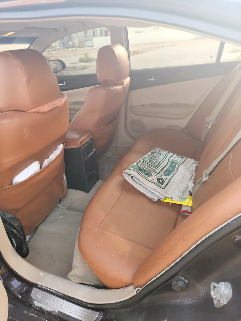 Nissan maxima 2012 V6 3.5L, GCC, Exellent condition, Full option. - Image 6