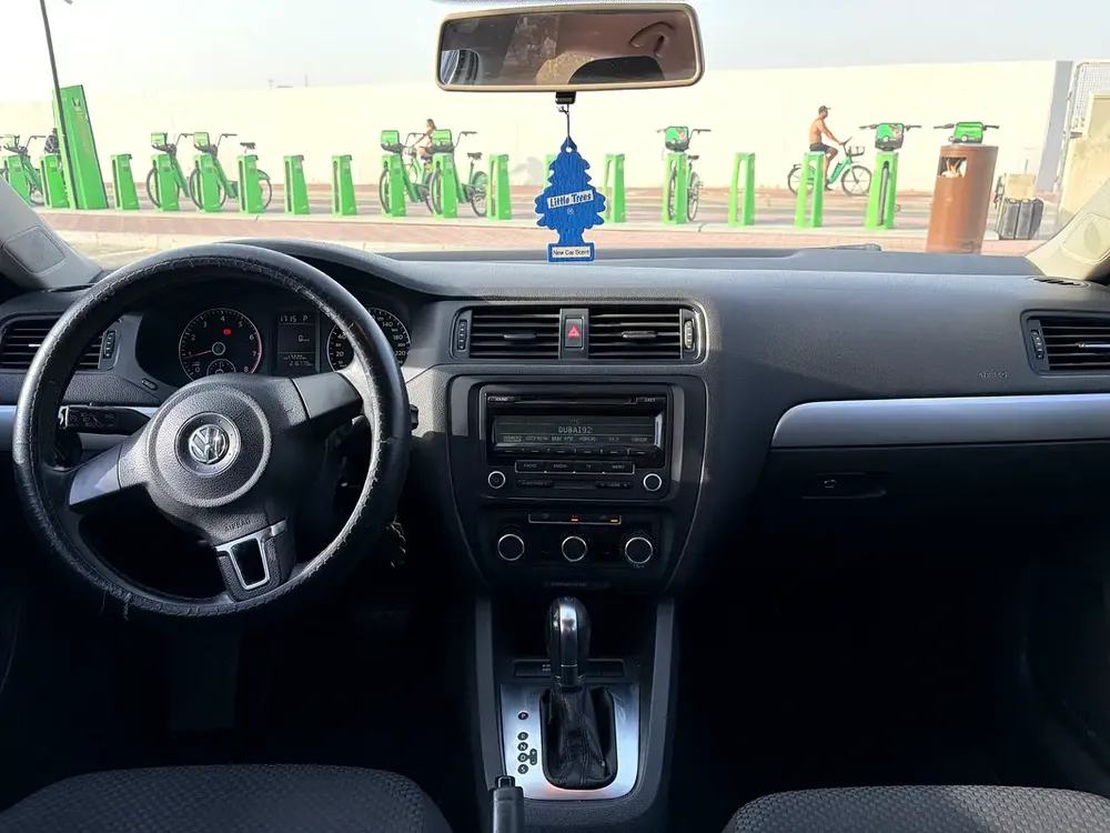 VW Jetta - Image 10