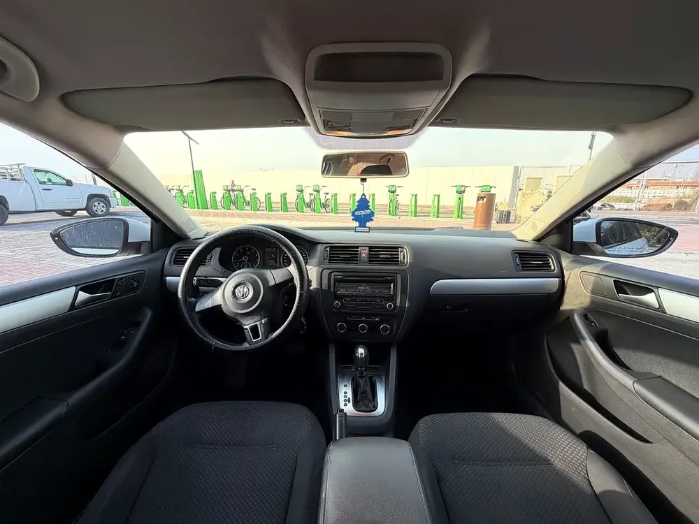 VW Jetta - Image 11