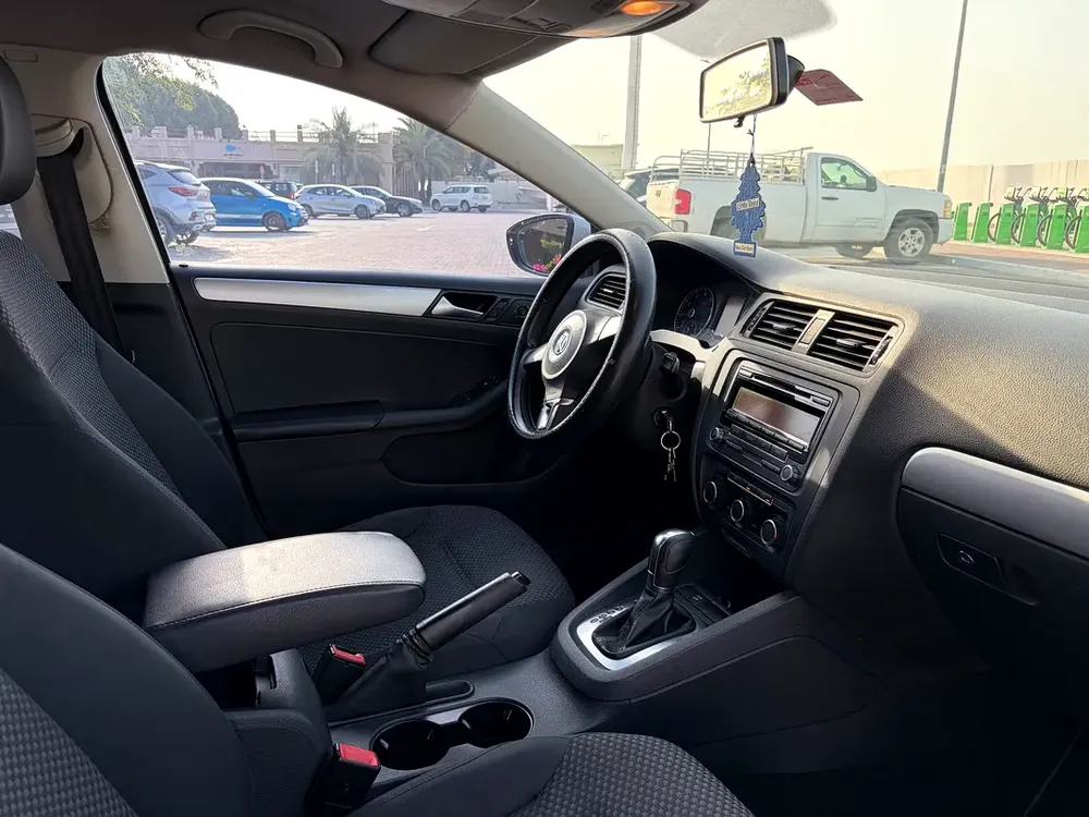 VW Jetta - Image 8
