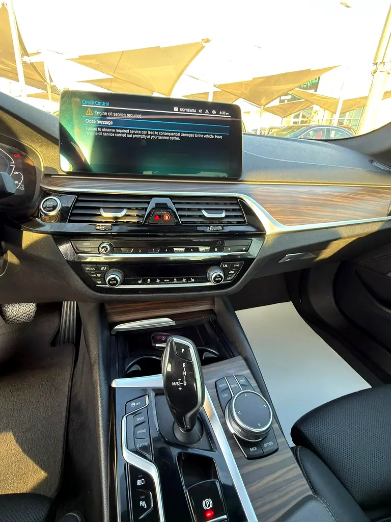 2023 BMW 5 SERIES 530E- LOW MILEAGE- 0% DOWN PAYMENT - Image 10