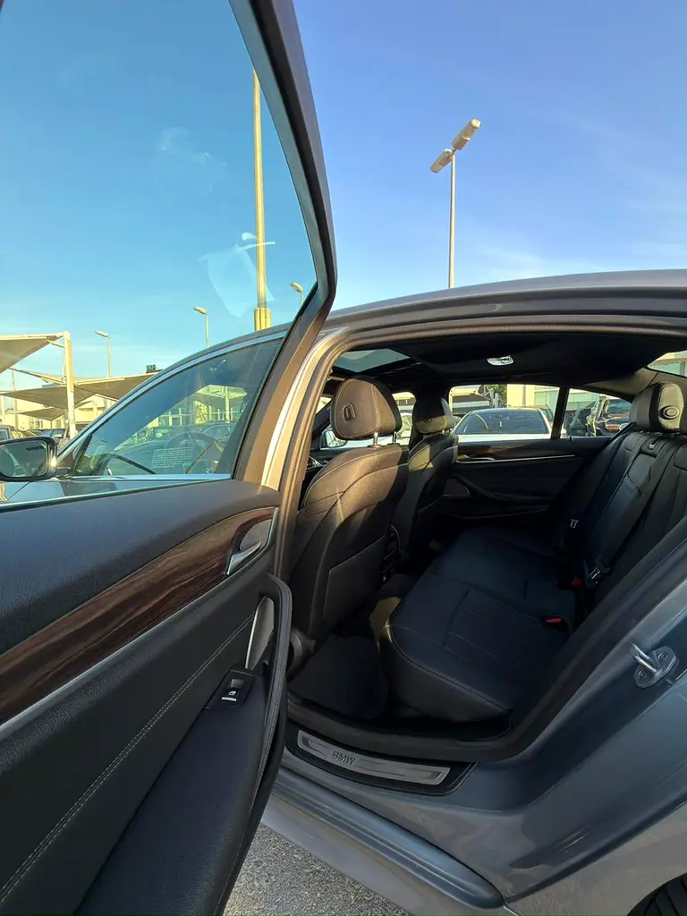 2023 BMW 5 SERIES 530E- LOW MILEAGE- 0% DOWN PAYMENT - Image 11