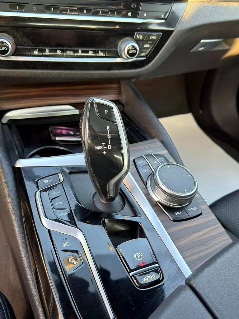 2023 BMW 5 SERIES 530E- LOW MILEAGE- 0% DOWN PAYMENT - Image 14