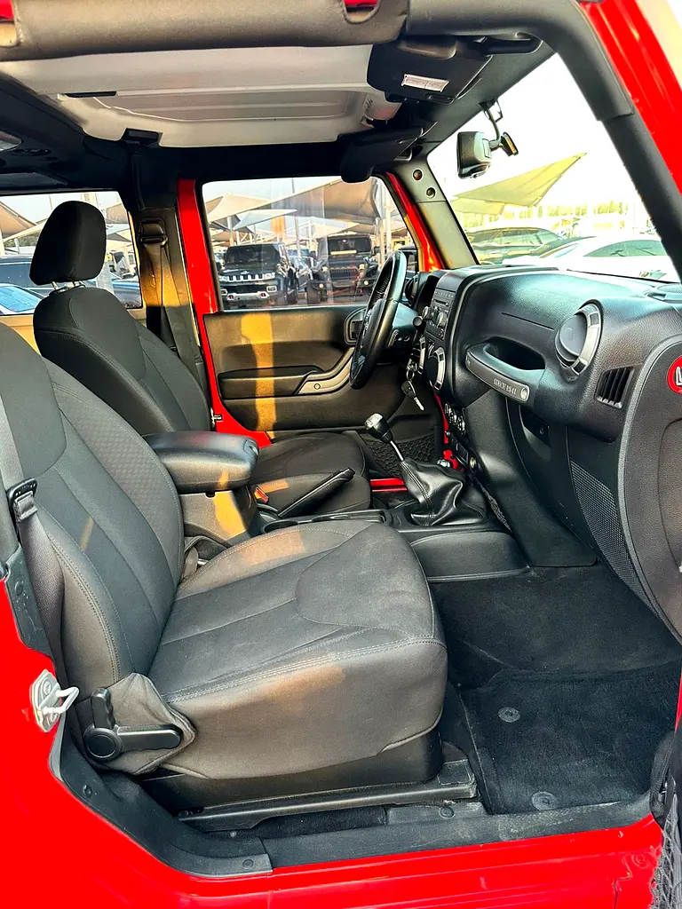 JEEP WRANGLER 2017 MANUAL GCC 2 DOOR VERY CLEAN CAR NO ACCIDENT NO REPAINT - Image 10