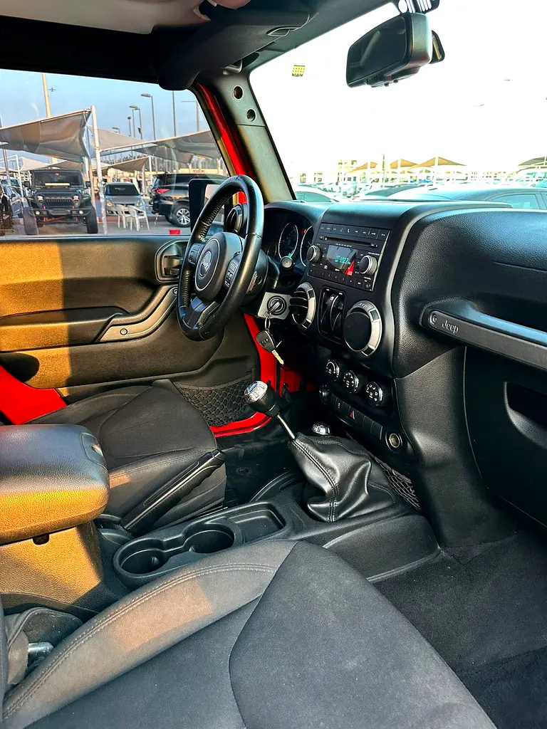 JEEP WRANGLER 2017 MANUAL GCC 2 DOOR VERY CLEAN CAR NO ACCIDENT NO REPAINT - Image 11