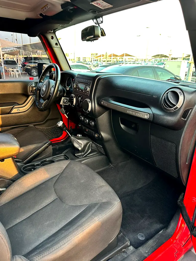 JEEP WRANGLER 2017 MANUAL GCC 2 DOOR VERY CLEAN CAR NO ACCIDENT NO REPAINT - Image 12