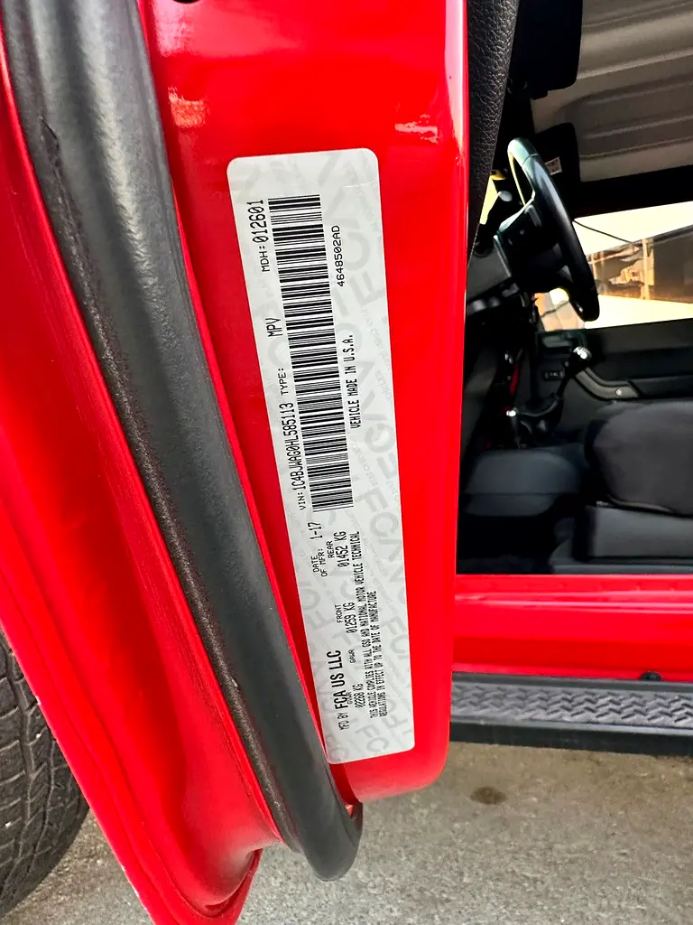 JEEP WRANGLER 2017 MANUAL GCC 2 DOOR VERY CLEAN CAR NO ACCIDENT NO REPAINT - Image 7