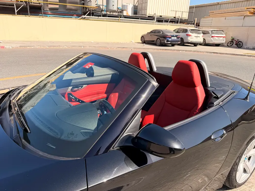 BMW Z4 GCC GENUINE LOW KM - Image 20
