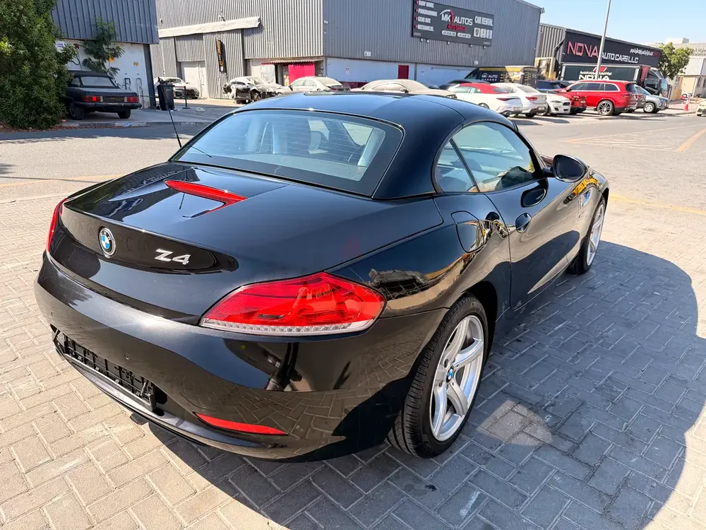 BMW Z4 GCC GENUINE LOW KM - Image 4