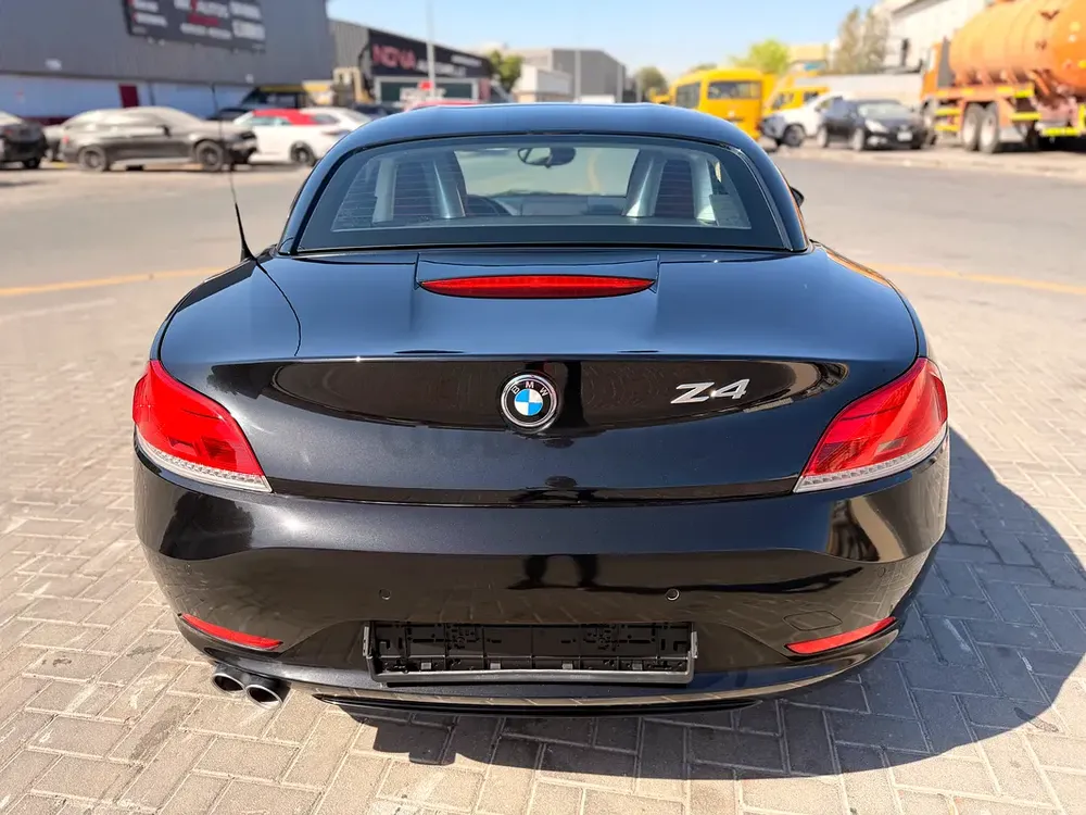 BMW Z4 GCC GENUINE LOW KM - Image 5