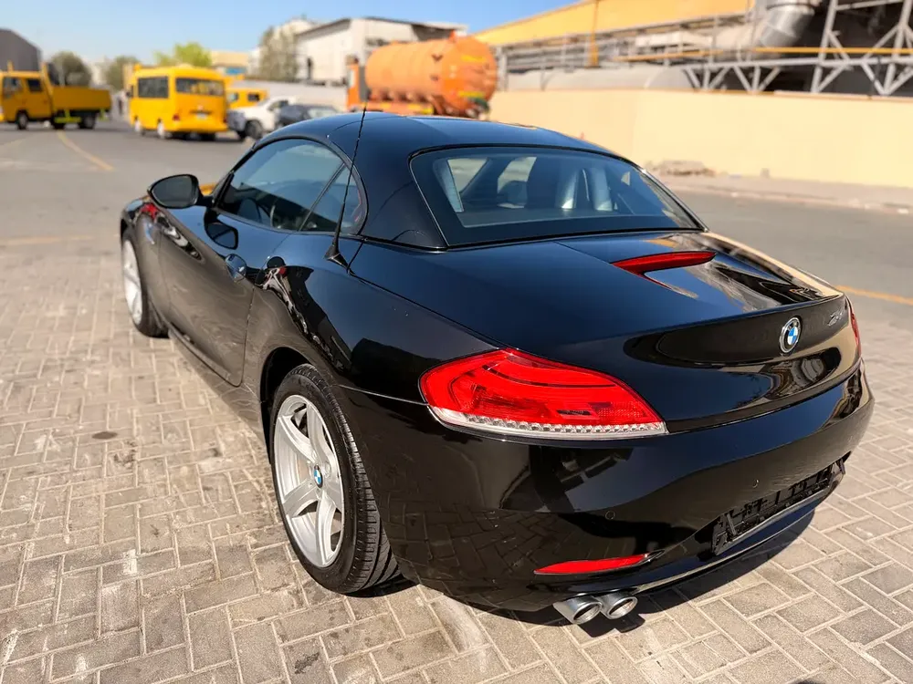 BMW Z4 GCC GENUINE LOW KM - Image 6