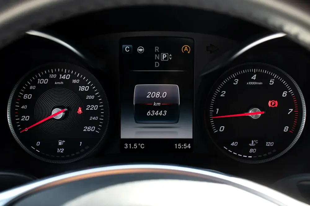 MERCEDES-BENZ C200  | 4.5 B GRADE | 63000 KM | CLEAN TITLE | FREASH JAPAN IMPORT | - Image 10
