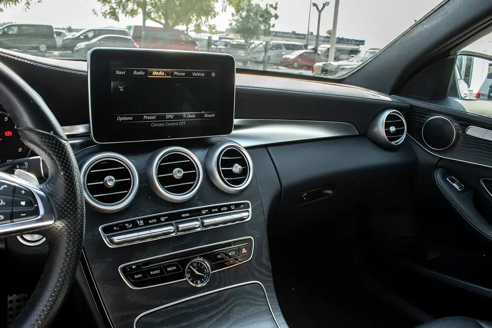 MERCEDES-BENZ C200  | 4.5 B GRADE | 63000 KM | CLEAN TITLE | FREASH JAPAN IMPORT | - Image 12