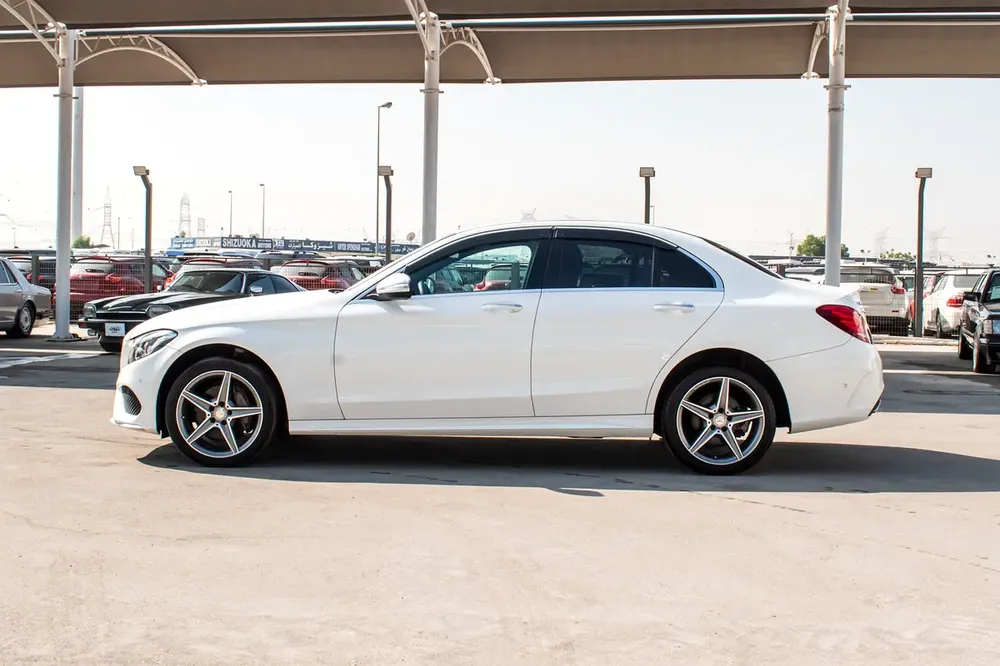 MERCEDES-BENZ C200  | 4.5 B GRADE | 63000 KM | CLEAN TITLE | FREASH JAPAN IMPORT | - Image 4