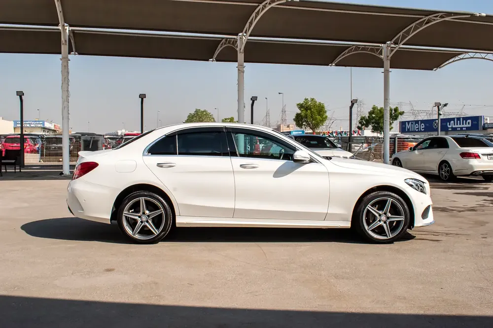 MERCEDES-BENZ C200  | 4.5 B GRADE | 63000 KM | CLEAN TITLE | FREASH JAPAN IMPORT | - Image 5
