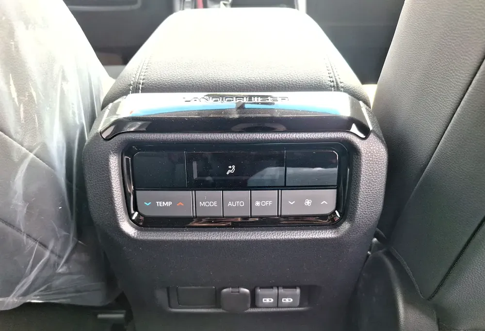 Toyota Prado 2.7L 2025 Limited Grey Petrol (Export Only) - Image 10