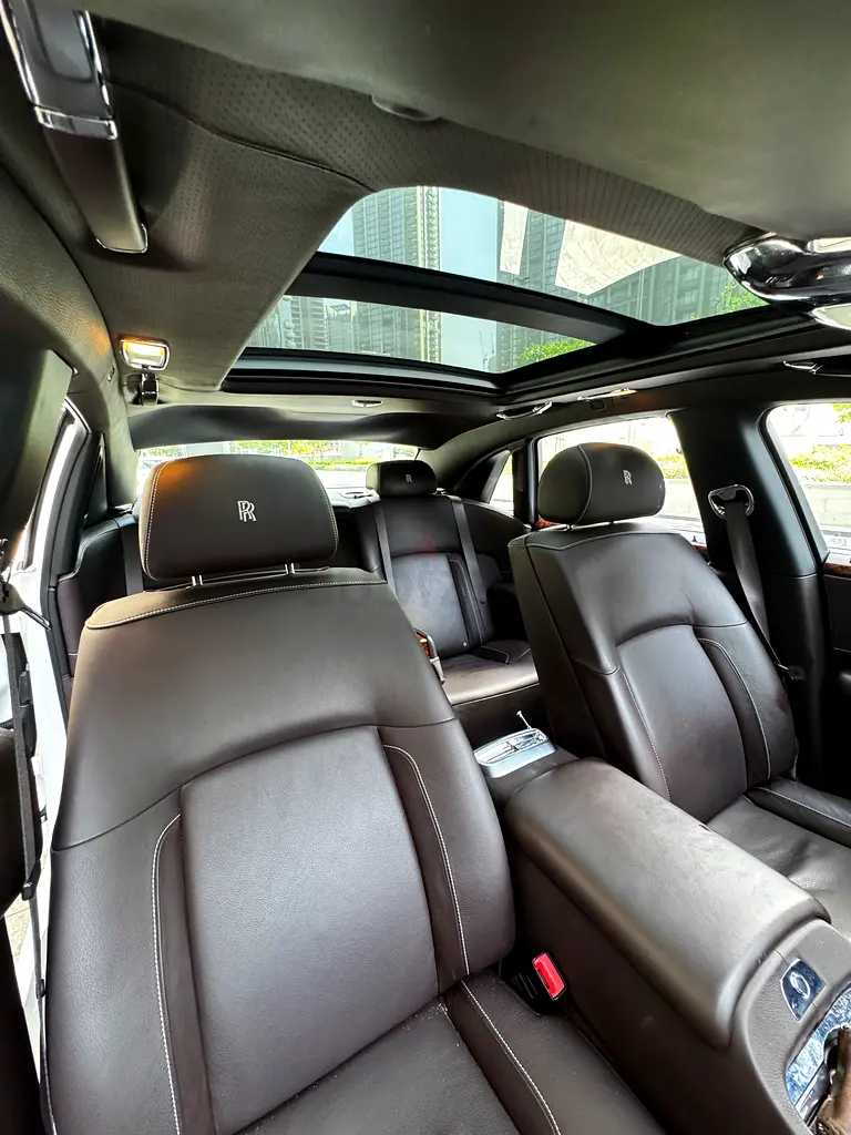 Rolls-Royce Ghost 2013 | GCC Specs | Pristine Condition - Image 10