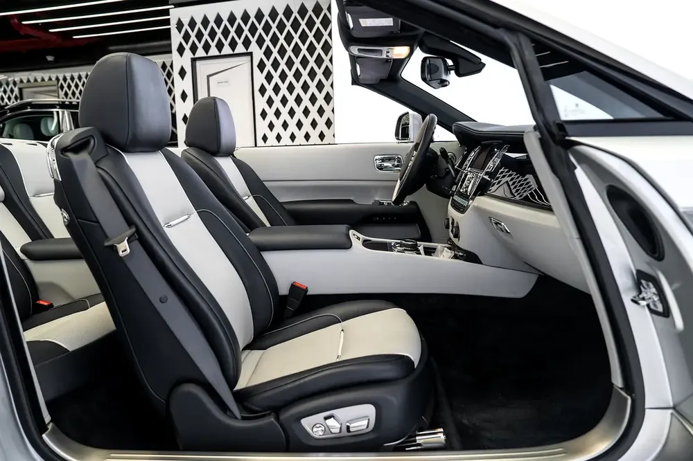 4 BUTTONS | TWO TONE INTERIOR | BESPOKE AUDIO | CARBON INTERIOR | LOW MILEAGE | WARRANTY AVAILABLE - Image 11
