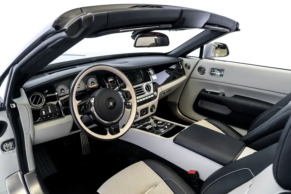 4 BUTTONS | TWO TONE INTERIOR | BESPOKE AUDIO | CARBON INTERIOR | LOW MILEAGE | WARRANTY AVAILABLE - Image 9