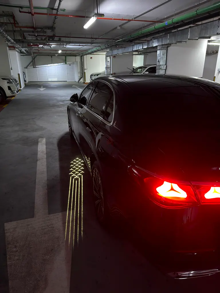 Mercedes E300L  2024 - Image 4