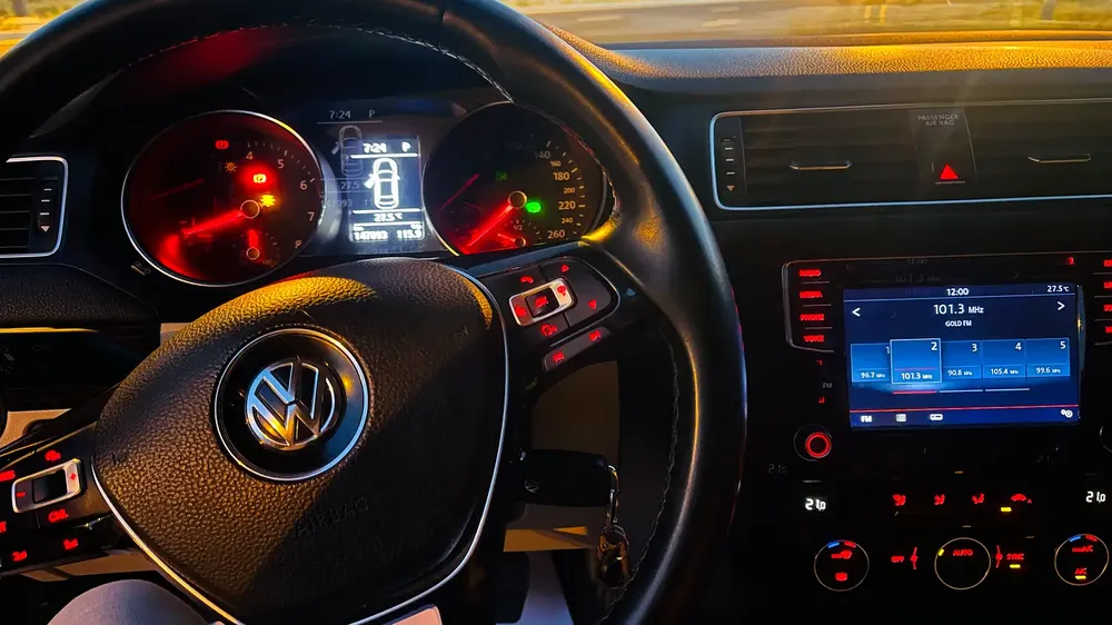 Volkswagen Jetta 2016 GCC Specs - Well Maintained - Image 4