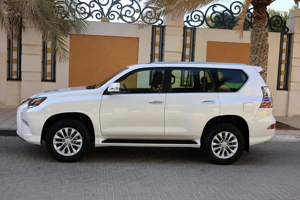 LEXUS GX460-PREMIUM-2023-54000KM-GCC SPECS -UNDER WARRANTY-EXCELLENT CONDITION - Image 7