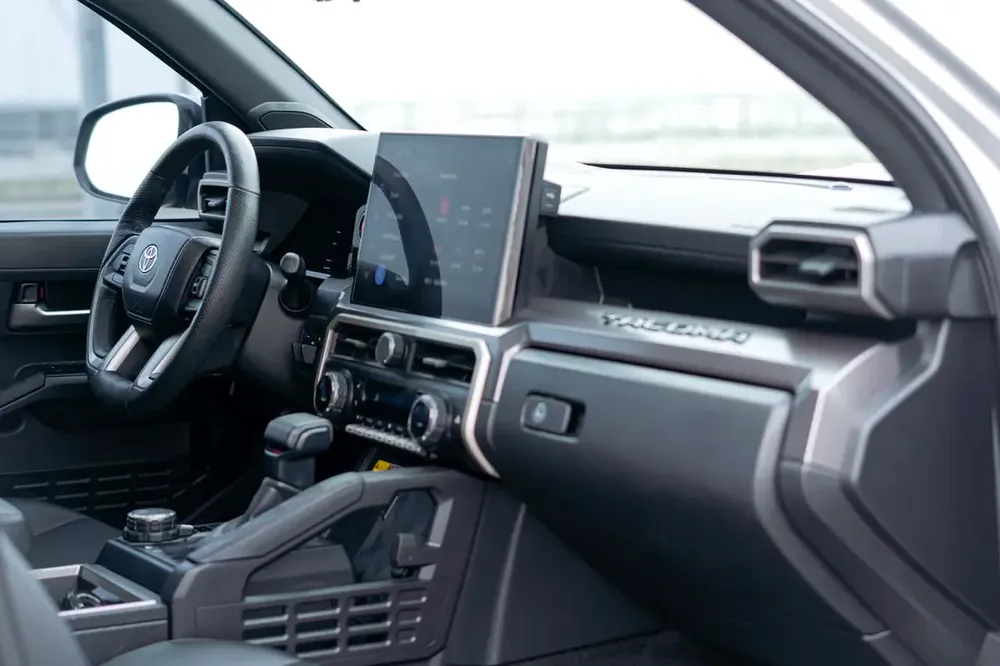Toyota Tacoma 2024 SR5 Double Cab - Image 11