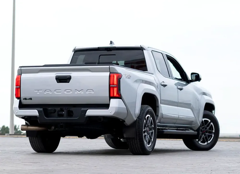 Toyota Tacoma 2024 SR5 Double Cab - Image 4