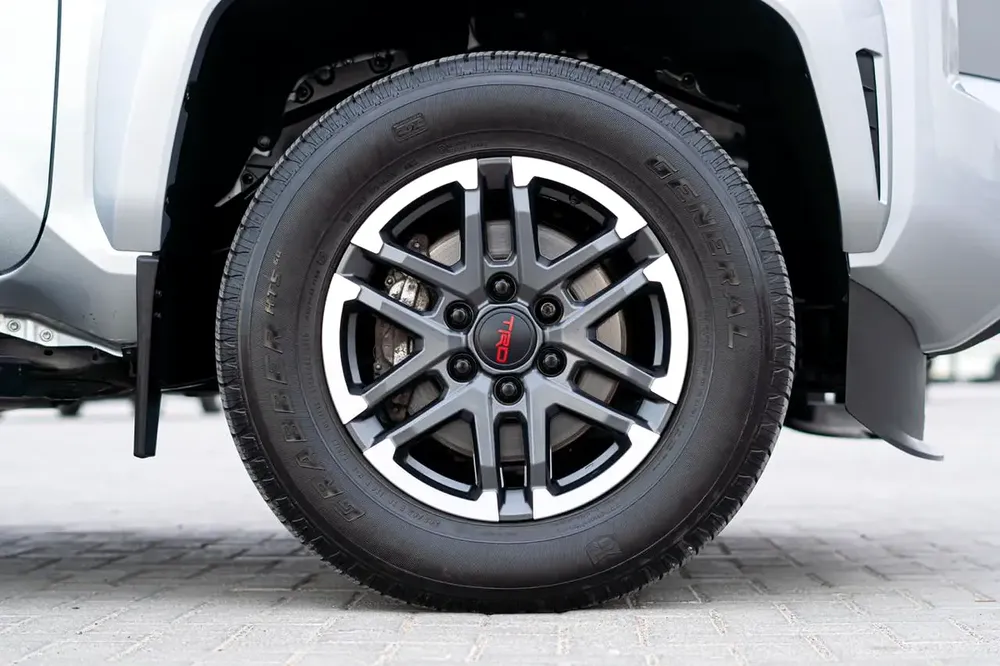Toyota Tacoma 2024 SR5 Double Cab - Image 9