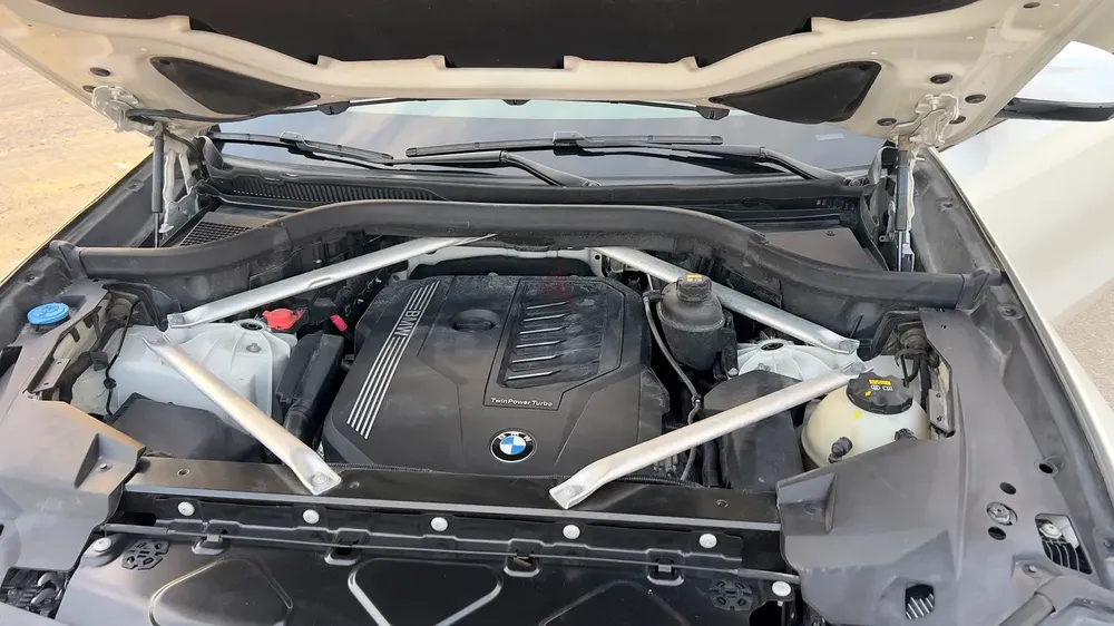 BMW X6 xDrive40i M Sport 2021 GCC Specs - Image 13