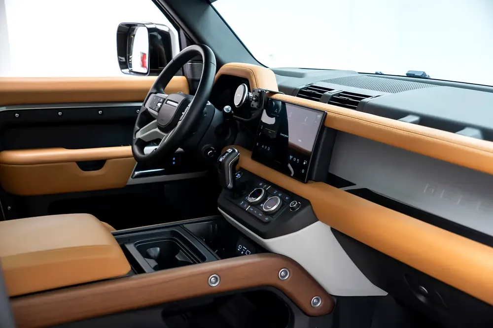 GCC SPECS AL TAYER WARRANTY - 2024 LAND ROVER DEFENDER 110 HSE P400 - PANORAMIC ROOF-MERIDIAN SOUND - Image 12
