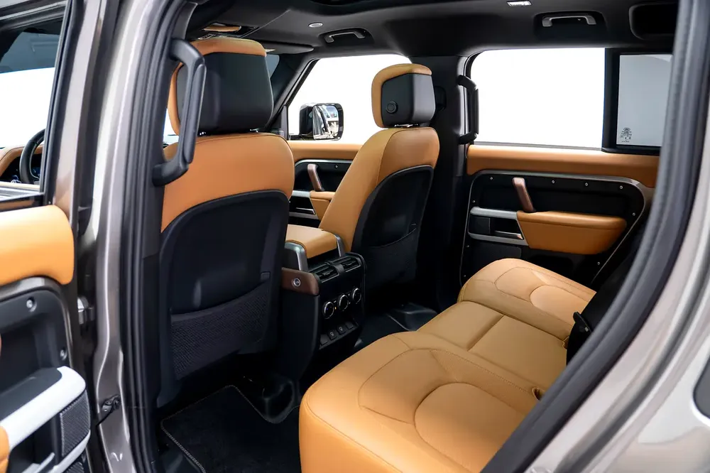GCC SPECS AL TAYER WARRANTY - 2024 LAND ROVER DEFENDER 110 HSE P400 - PANORAMIC ROOF-MERIDIAN SOUND - Image 13