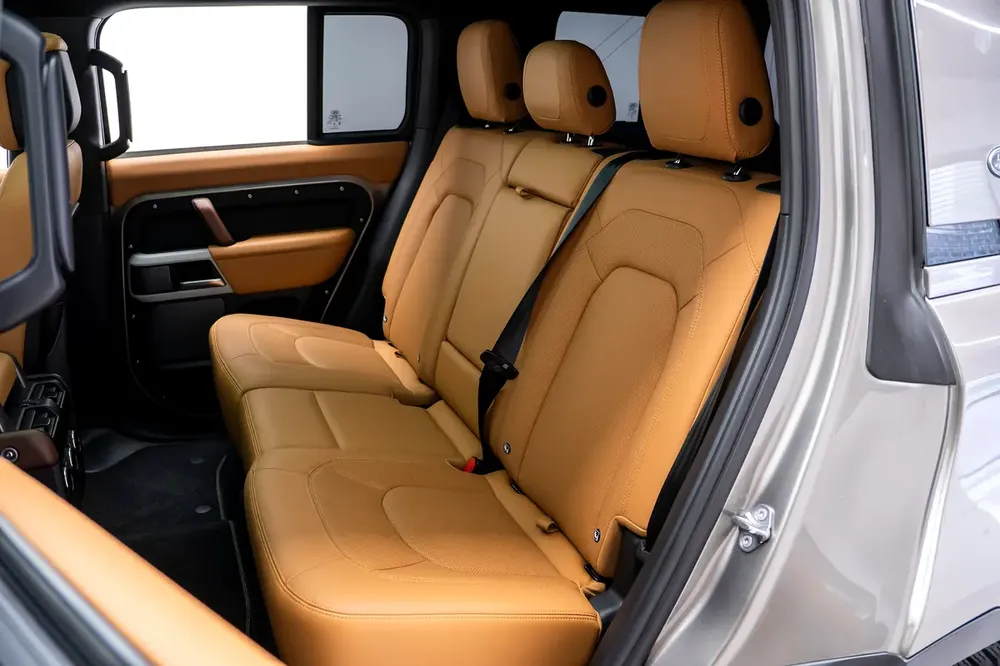 GCC SPECS AL TAYER WARRANTY - 2024 LAND ROVER DEFENDER 110 HSE P400 - PANORAMIC ROOF-MERIDIAN SOUND - Image 15