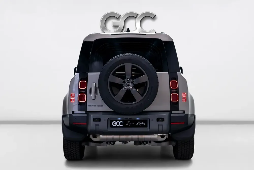 GCC SPECS AL TAYER WARRANTY - 2024 LAND ROVER DEFENDER 110 HSE P400 - PANORAMIC ROOF-MERIDIAN SOUND - Image 4