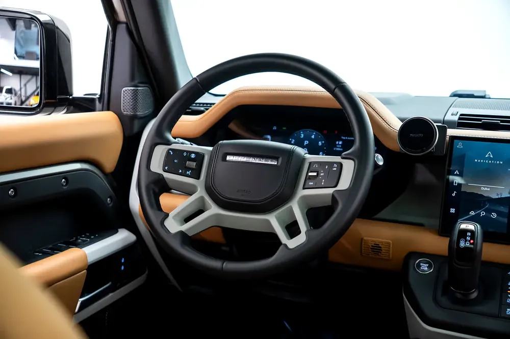 GCC SPECS AL TAYER WARRANTY - 2024 LAND ROVER DEFENDER 110 HSE P400 - PANORAMIC ROOF-MERIDIAN SOUND - Image 7