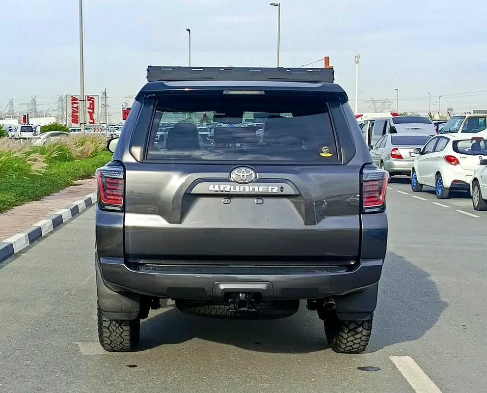 2021 Toyota 4Runner SR5 Premium Full Option - Image 4